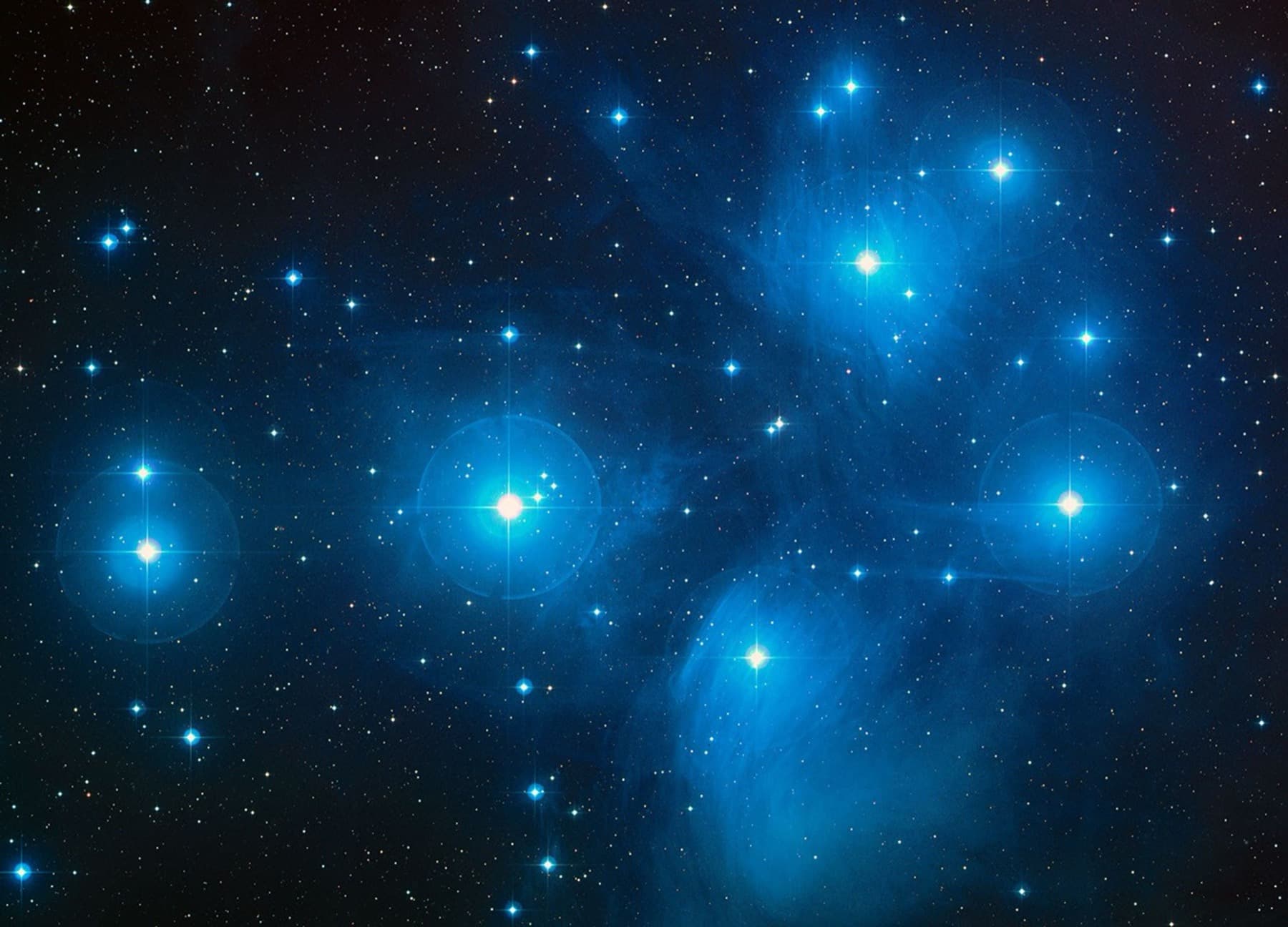 The Pleiades star cluster with detected anchor stars marked for alignment